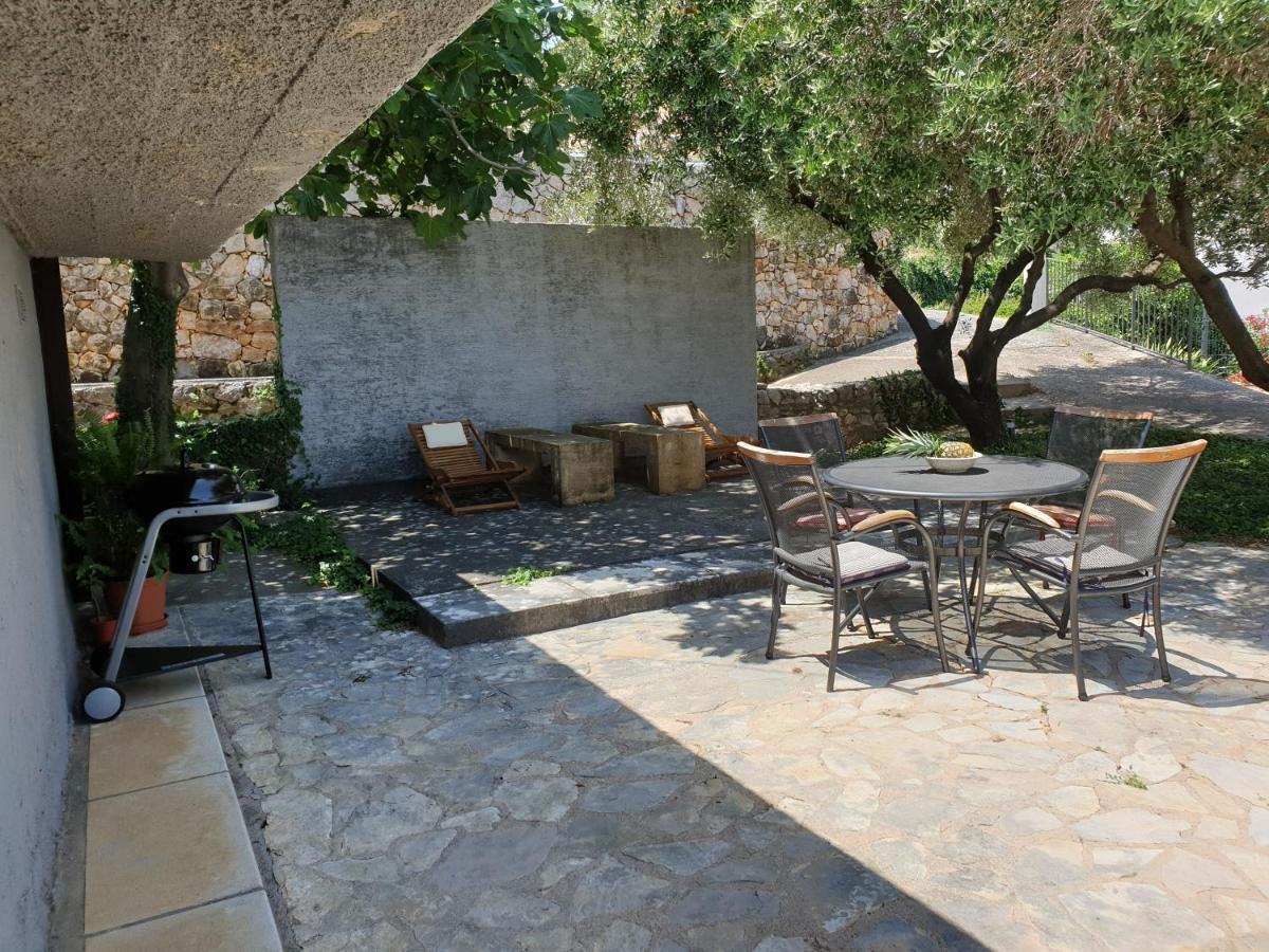 Two Olives Villa Vrbnik Luaran gambar